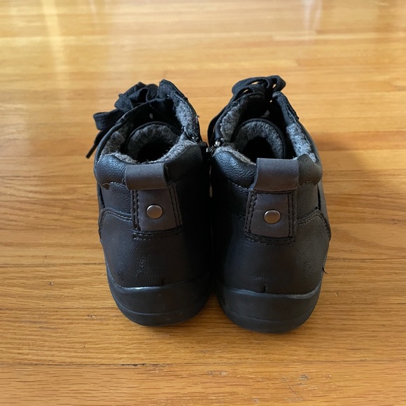 Planet Black Leather Sneaker. Size 8. - Picture 8 of 9